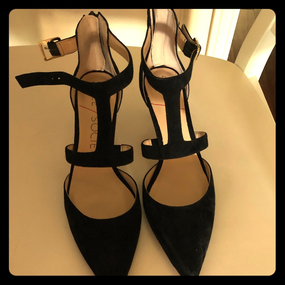 Black pumps - new/never worn